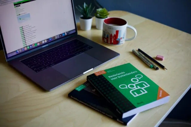Photo online education guide